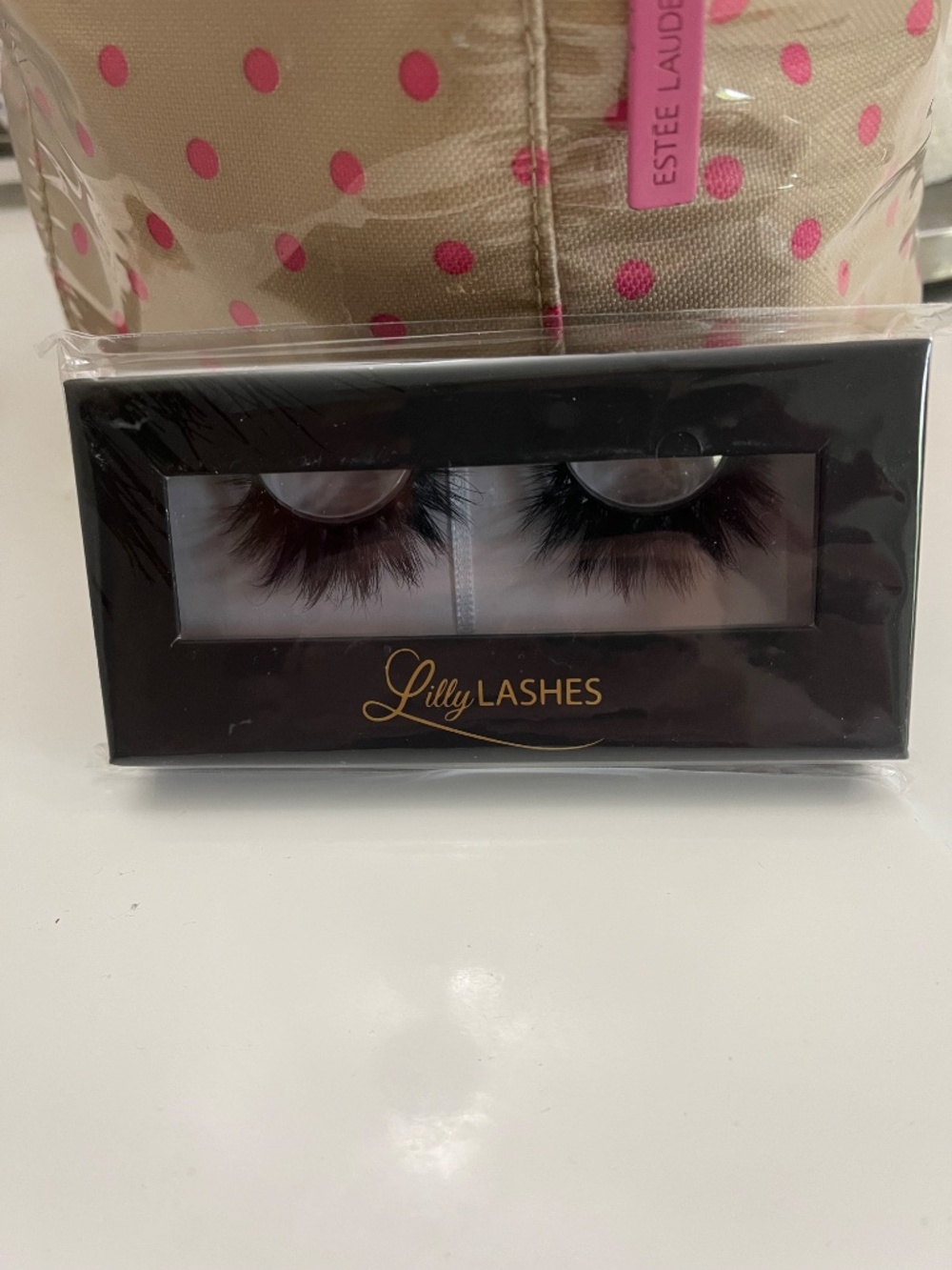 Lilly Lashes - Picture 4 of 4